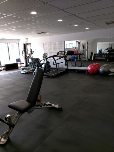 We offer fitness training here at Callahan Chiropractic in our gym area.Wellness is multi-faceted and we believe in a whole body approach in helping you reach your health and wellness goals.